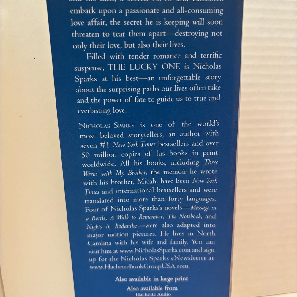 The Lucky One by Nicholas Sparks Hardcover - Picture 4 of 7